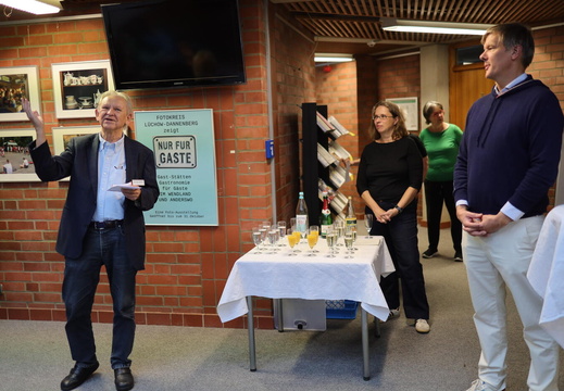 Vernissage zur Fotoausstellung "NUR FÜR GÄSTE"